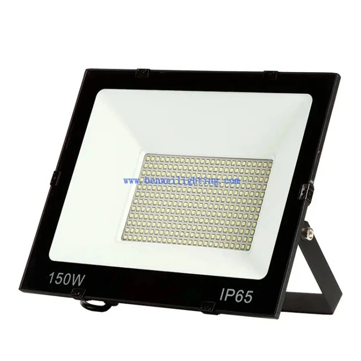 বাইরের জন্য লেন্স গ্রে বডি ওয়াটারপ্রুফ IP65 সহ 150 ওয়াট এলইডি ফ্লাড লাইট